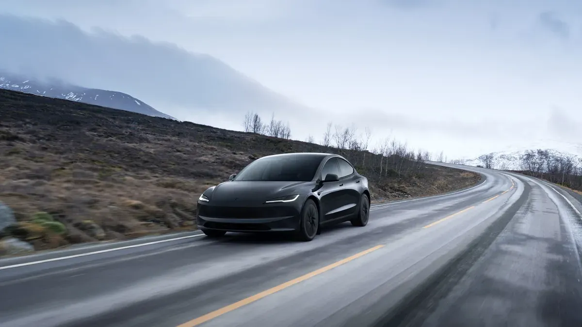 Tesla Model 3 Diamond Black